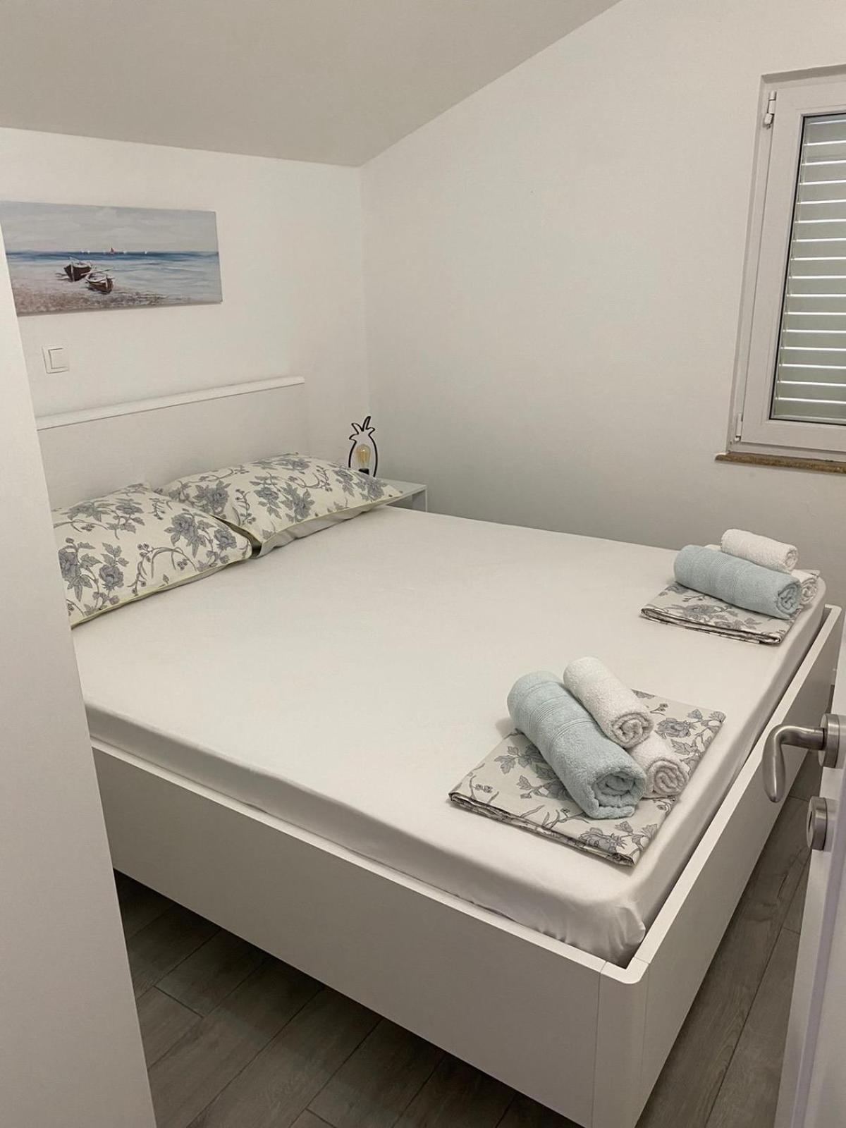 Apartment Brijesta 10223A Eksteriør billede