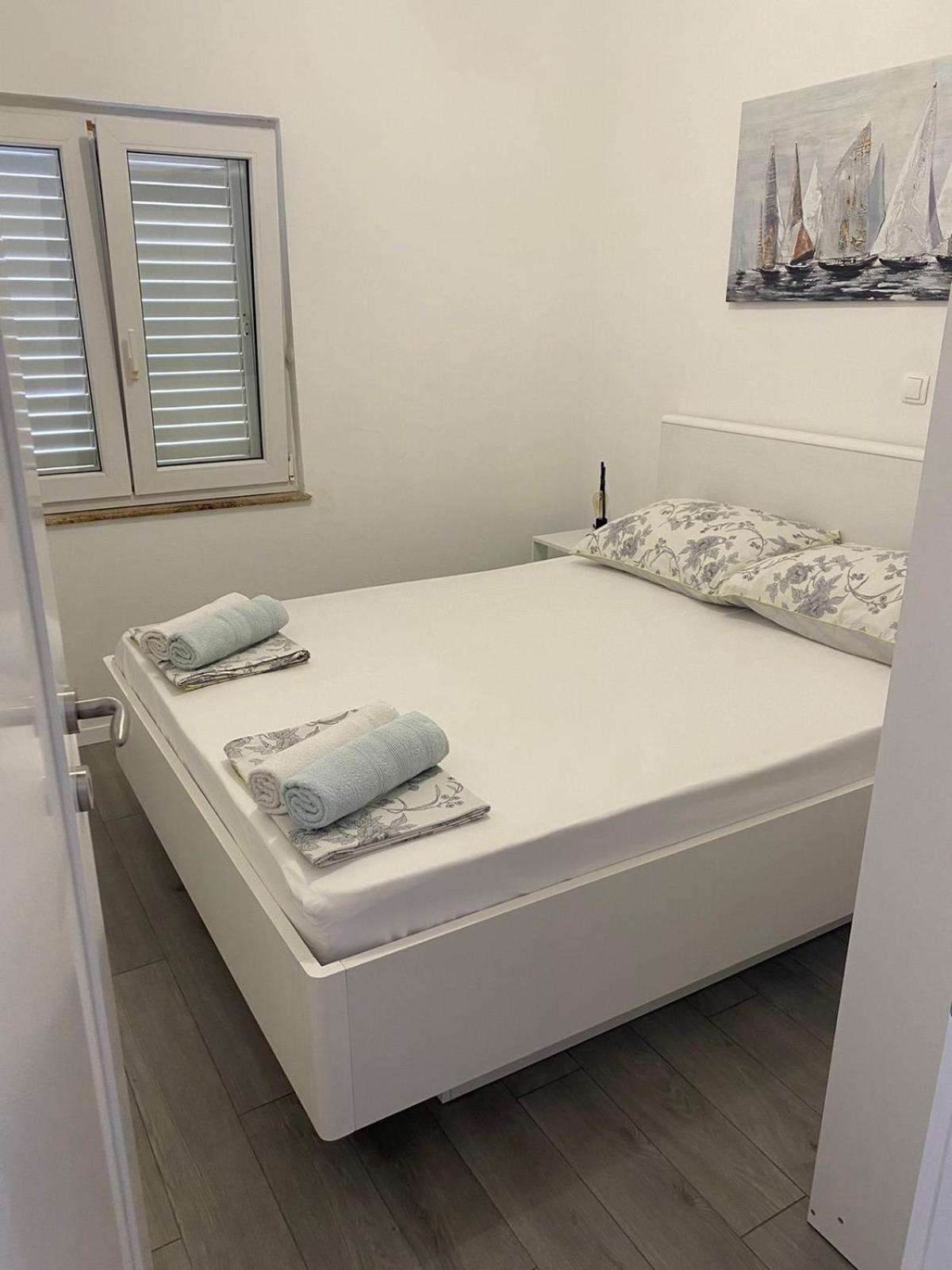 Apartment Brijesta 10223A Eksteriør billede